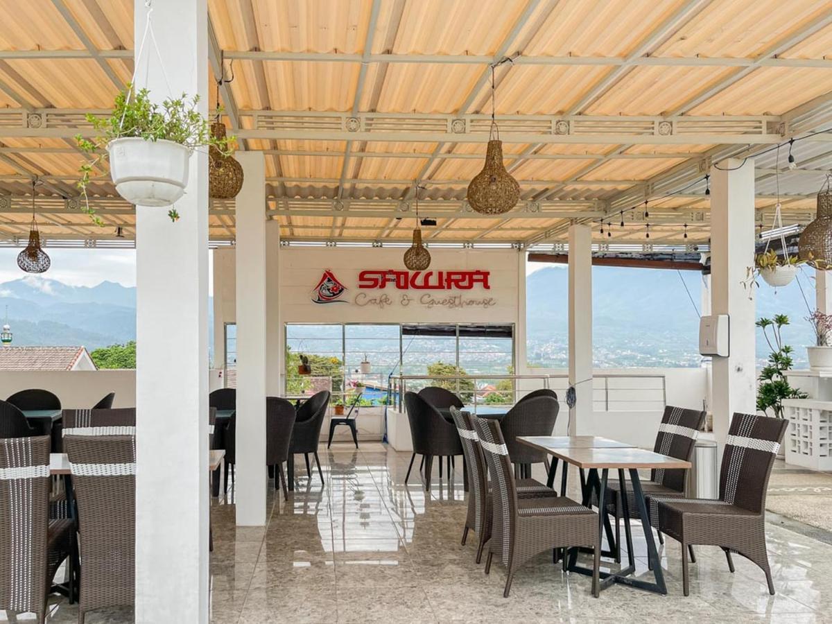 Sakura Guest House By The Lavana Batu  Exterior photo